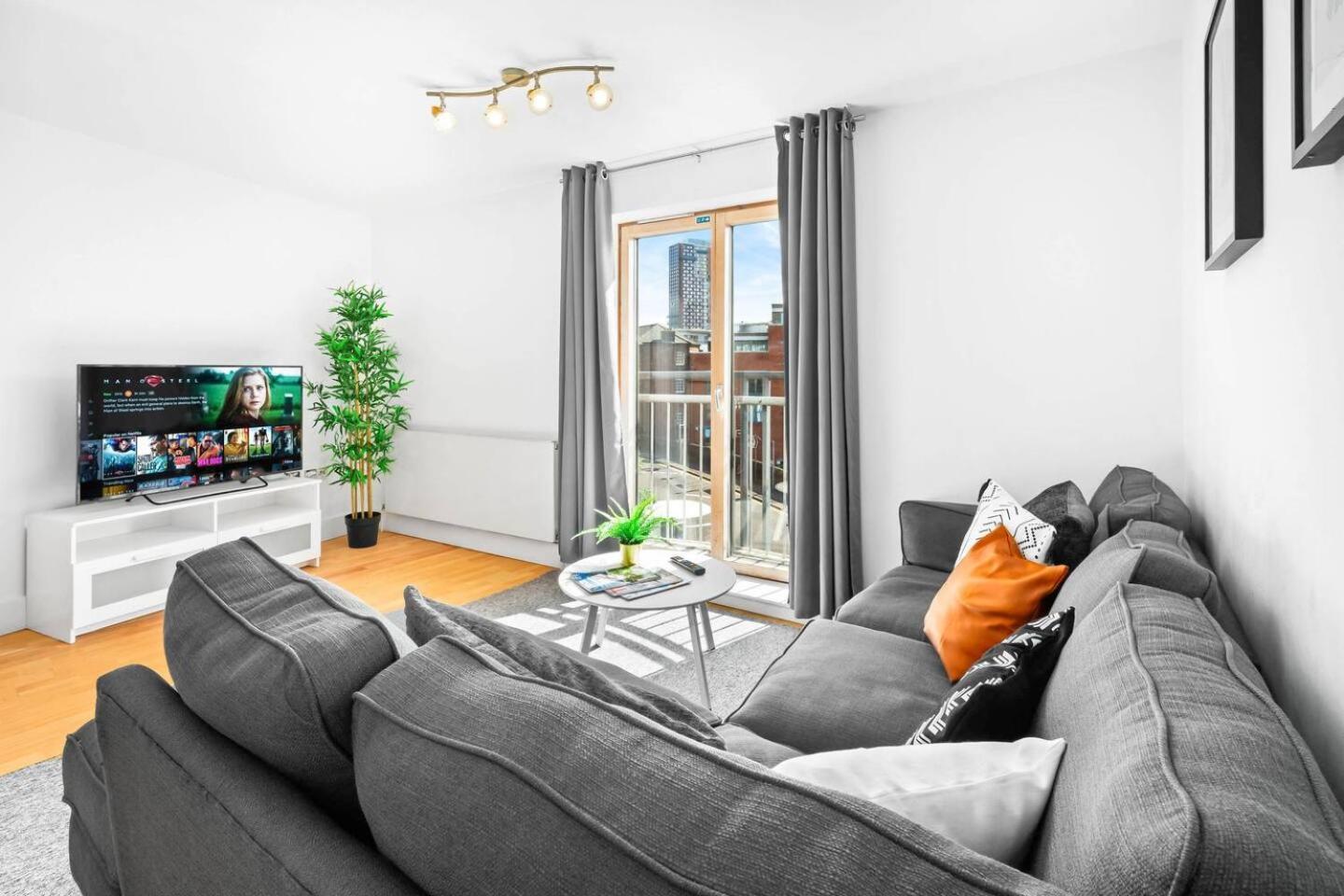 City Centre - Two Bedroom Apartment - Juliet Balcony - Secure Parking - Wifi - Smart Tv - Top Rated -33S Birmingham Exteriér fotografie
