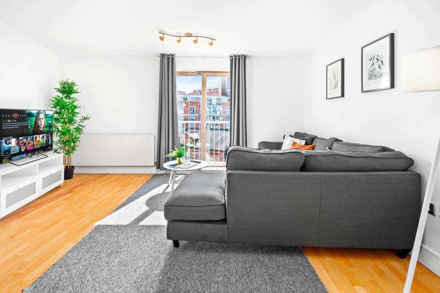 City Centre - Two Bedroom Apartment - Juliet Balcony - Secure Parking - Wifi - Smart Tv - Top Rated -33S Birmingham Exteriér fotografie