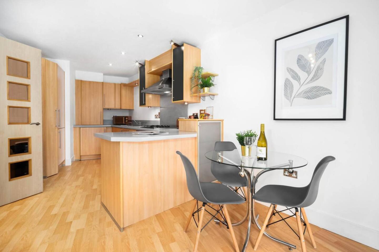 City Centre - Two Bedroom Apartment - Juliet Balcony - Secure Parking - Wifi - Smart Tv - Top Rated -33S Birmingham Exteriér fotografie